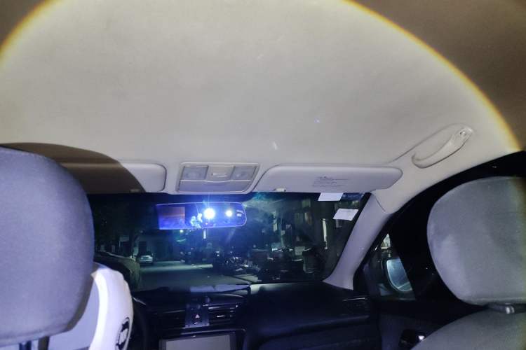 Used Kia K2 2012 Sedan 1.4L MT GLS Commemorative Edition Headliner