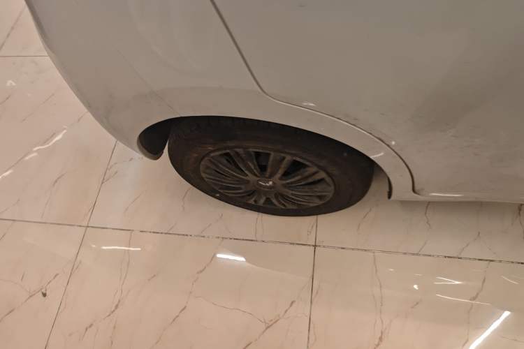 Used Wuling Hongguang MINIEV 2025 Four-Door Version Advanced Edition Exterior 5