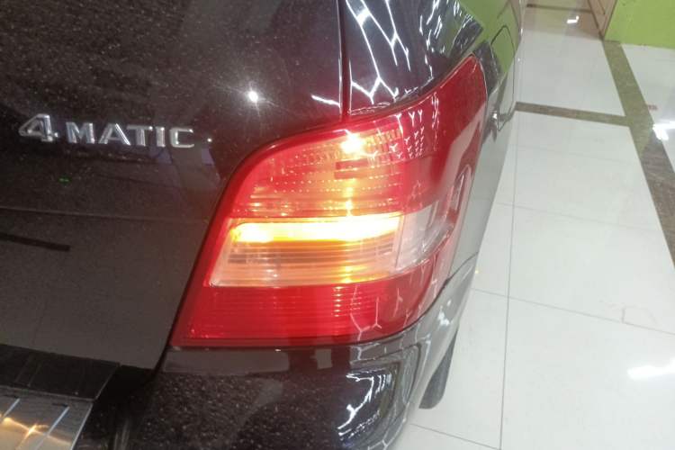 Used Mercedes-Benz GLK-Class 2011 GLK 300 4MATIC Fashion Model Exterior 3