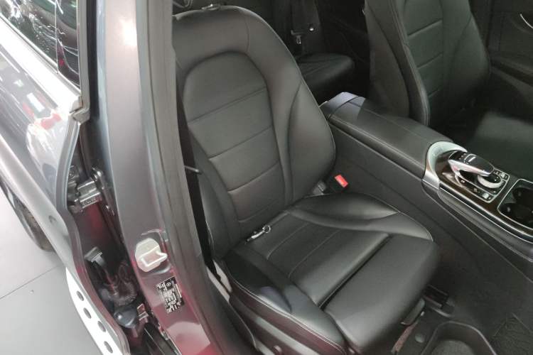 Used Mercedes-Benz GLC 2016 GLC 260 4MATIC Luxury Model Right Front Seat