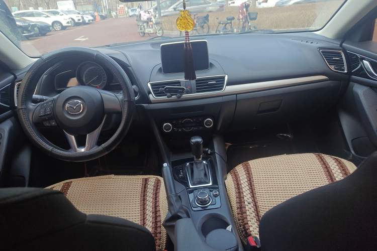 Used Mazda Mazda 3 Axela 2014 Sedan 1.5L Automatic Luxury Model