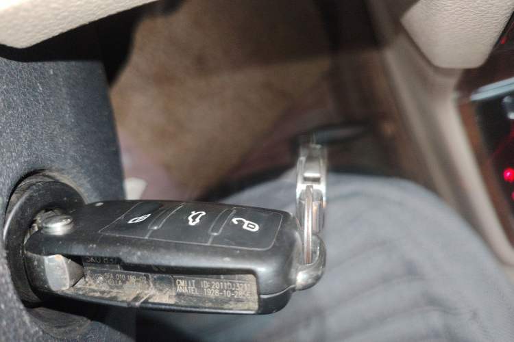 Used Volkswagen Lavida 2013 Restyled Classic 1.6L Automatic Comfort Edition