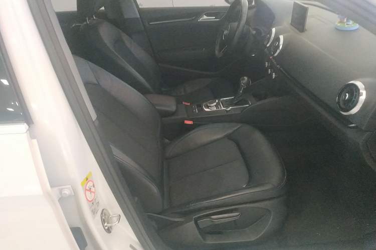 Used Audi A3 2019 Limousine 35 TFSI Fashion Edition China VI Emission Standard