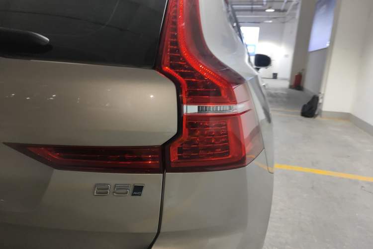 Used Volvo XC60 2023 B5 4x4 Smart Luxury Edition