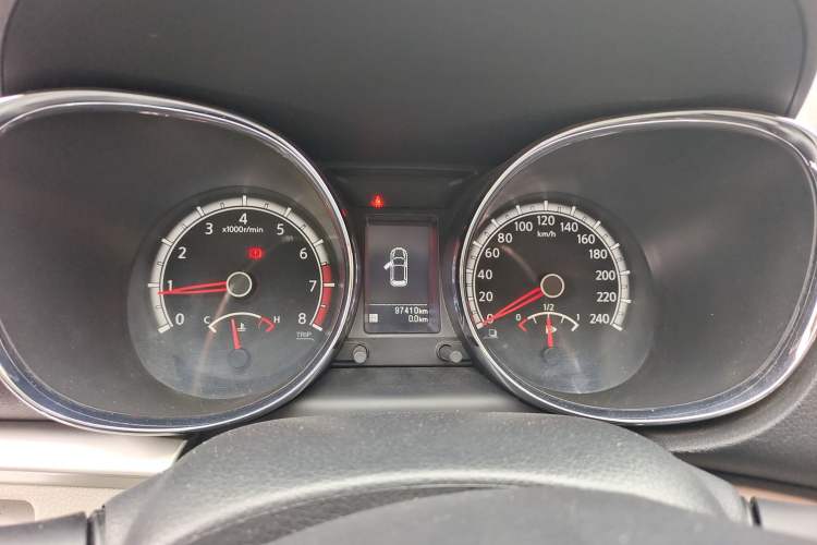 Used Venucia T70 2015 2.0L Manual RuiQu Version Instrument Cluster