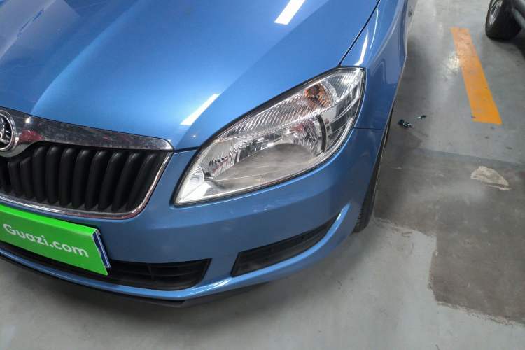 Used Skoda Fabia 2014 1.4L Manual Crystal Edition