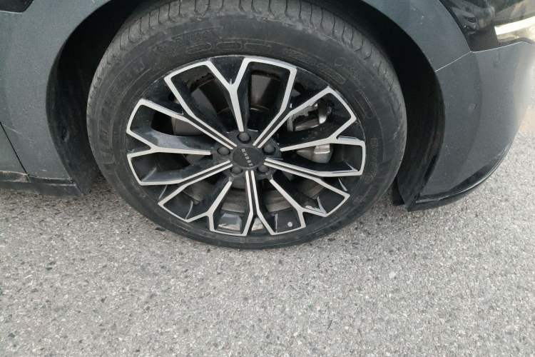 Used Zeekr 007 2025 Rear-Drive Intelligent Driving Version 75 kWh Right Front Wheel Hub