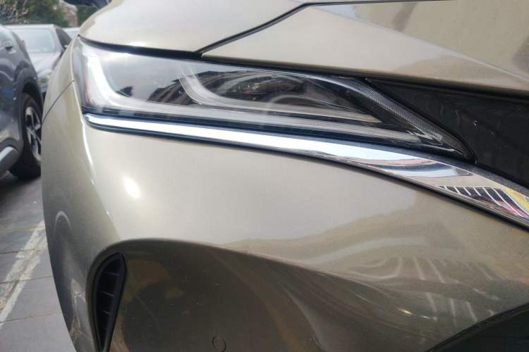 Used Toyota Harrier 2022 Dual-Engine 2.5L CVT Four-Wheel Drive Flagship Edition Right Front Headlight