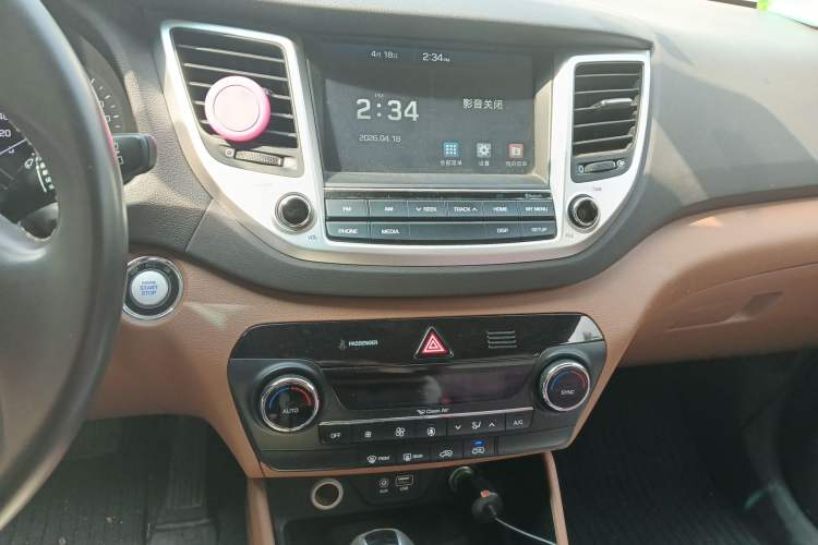 Used Hyundai Tucson 2015 1.6T Dual-Clutch Two-Wheel-Drive Smart Model
