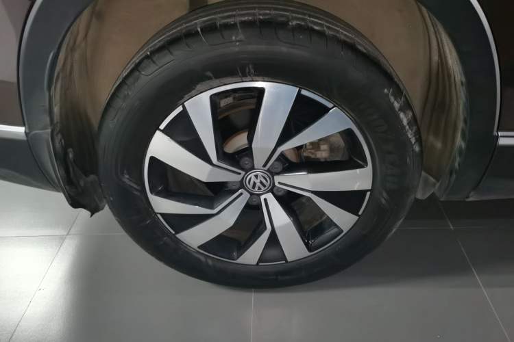 Used Volkswagen Tayron 2019 330TSI Two-Wheel-Drive Luxury Version China V Emission Standard
