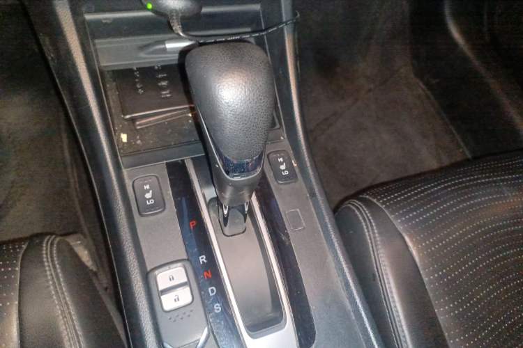 Used Honda Jade 2014 1.8L CVT Luxury Edition 5 seats