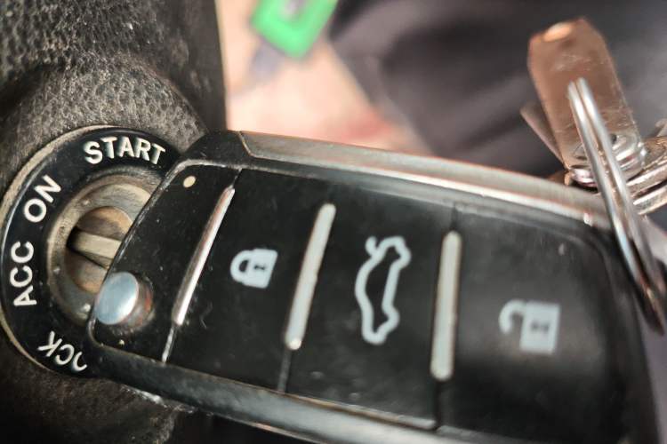 Used JAC Group Refine R3 2018 1.6L Manual Luxury Sunroof Model