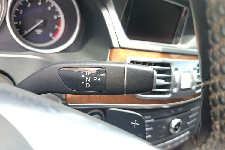 Used Mercedes-Benz E-Class 2015 Facelift E 260 L Luxury Edition
