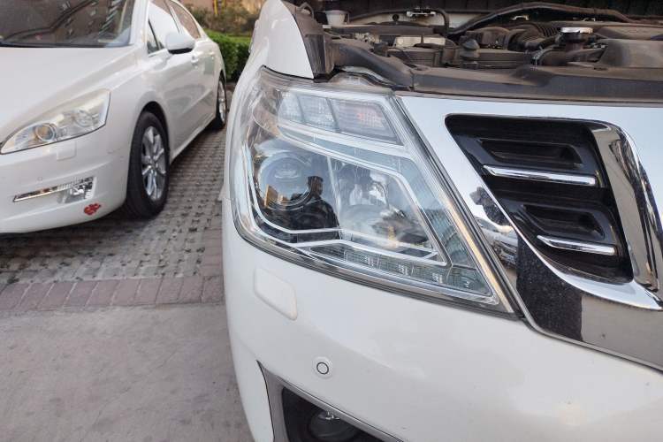 Used Nissan Patrol 2018 4.0L Flagship Model Right Front Headlight