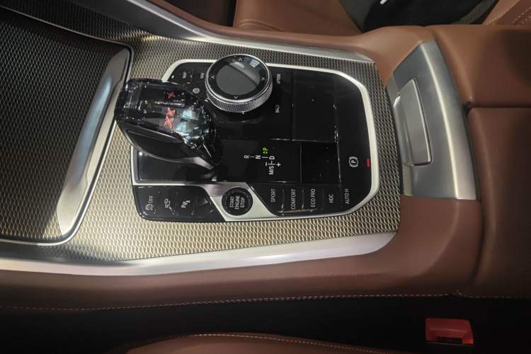 Used BMW X6 2022 Second Facelift xDrive40i M Sport Package Gear Lever