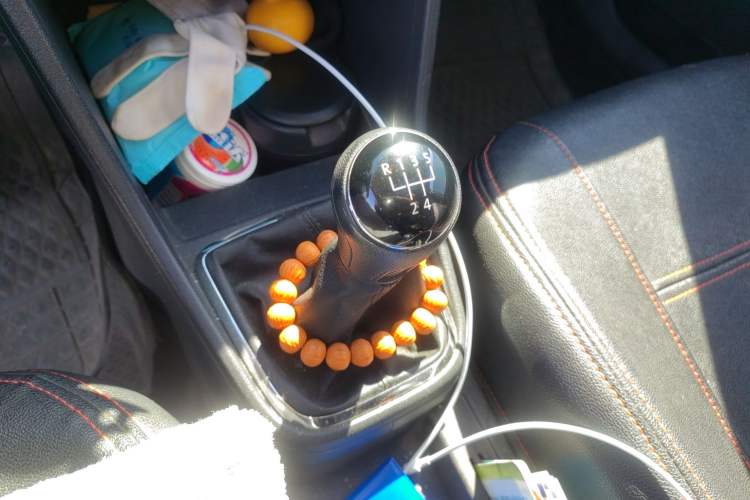 Used Volkswagen Jetta 2013 1.6L Manual Comfort Model Gear Lever