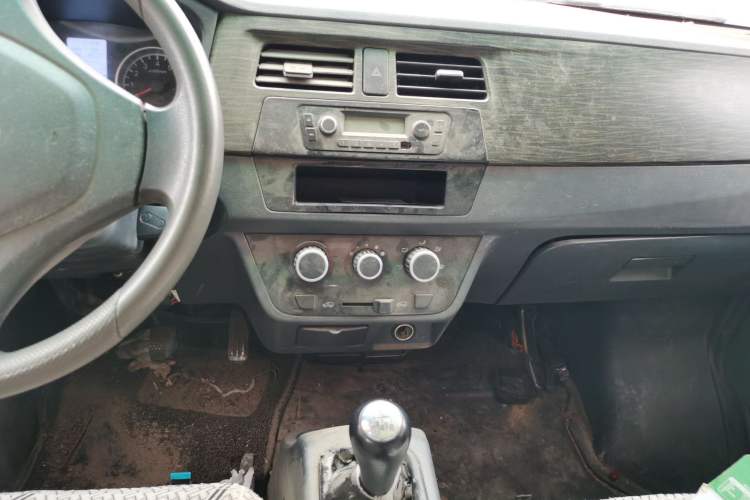 Used Jinbei Hiace X30 2016 1.3L Van Comfort Edition DLCG12
