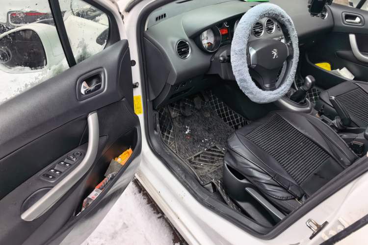 Used Peugeot 408 2013 2.0L Manual Comfort Edition