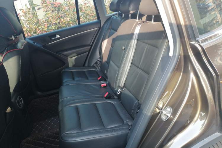 Used Volkswagen Tiguan 2015 1.8TSI Automatic Two-Wheel Drive Comfort Edition Left Rear Seat