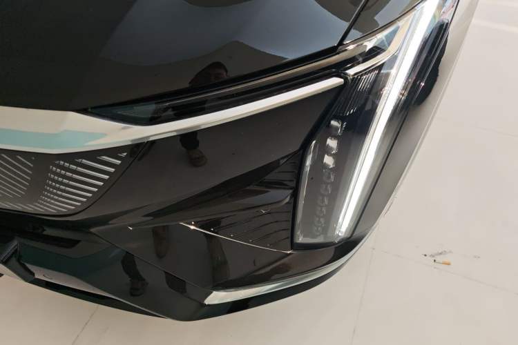 Used Cadillac OPTIQ 2024 Standard Range Version
