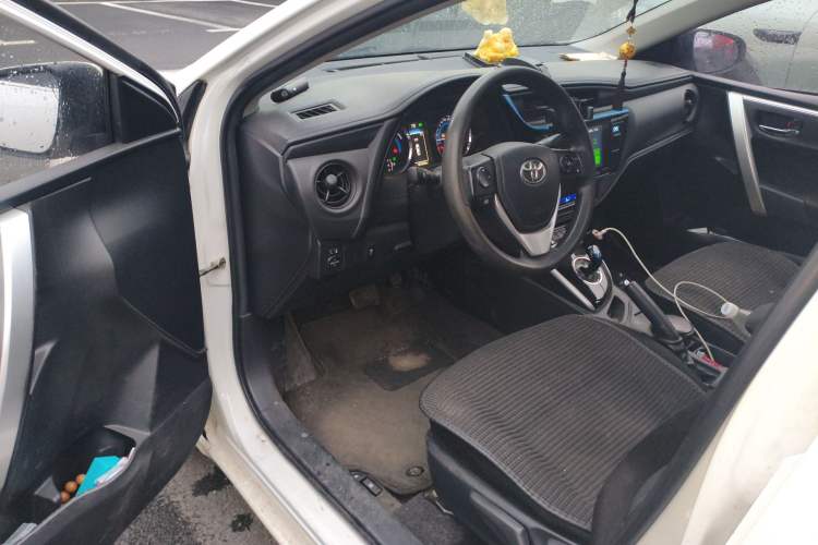 Used Toyota Levin 2017 Revised Dual-Engine 1.8H GS-L E-CVT Leading Edition China V Standard Driver Seat