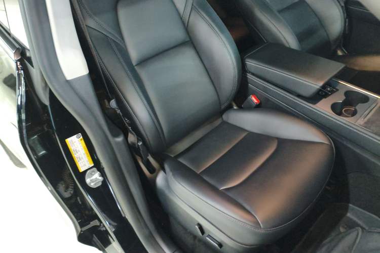 Used Tesla Model Y 2024 Rear-Wheel-Drive Version Right Front Seat