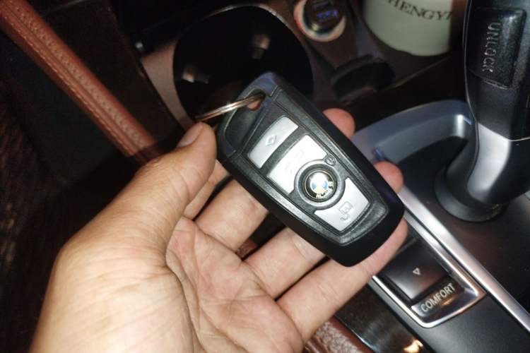 Used BMW 5 Series 2013 530Li Leading Model