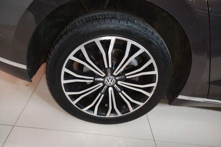 Used Volkswagen Phideon 2019 380TSI Two-Wheel Drive Business Edition China VI Standard
