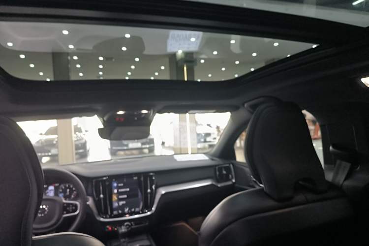 Used Volvo V60 2020 T5 Zhiyuan Sport Edition
