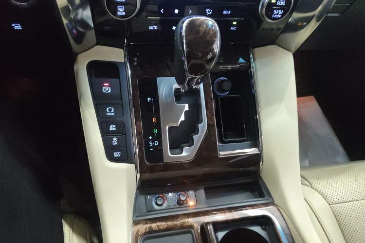 Used Toyota Alphard 2020 Dual-Engine 2.5L Luxury Edition