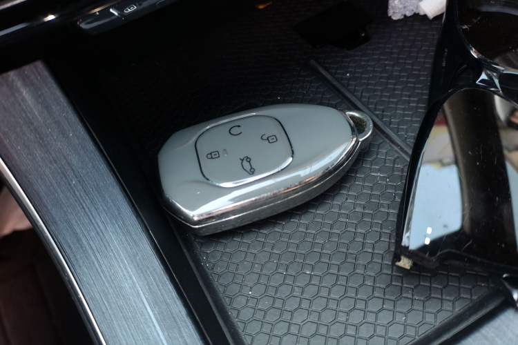 Used GAC Trumpchi GS8 2022 Linghang Series 2.0 TGDI Two-Wheel-Drive Luxury Smart Connectivity Version (7 Seats)