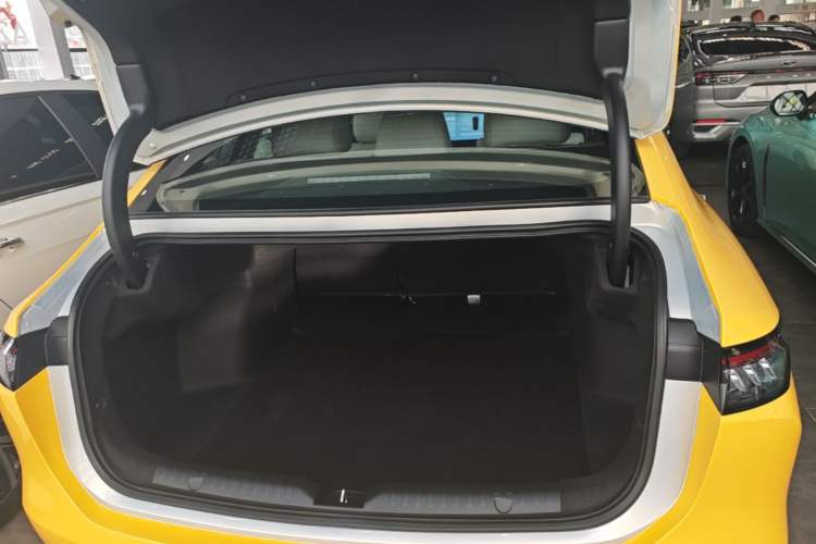 Used AION RT 2025 650 LiDAR Edition Trunk