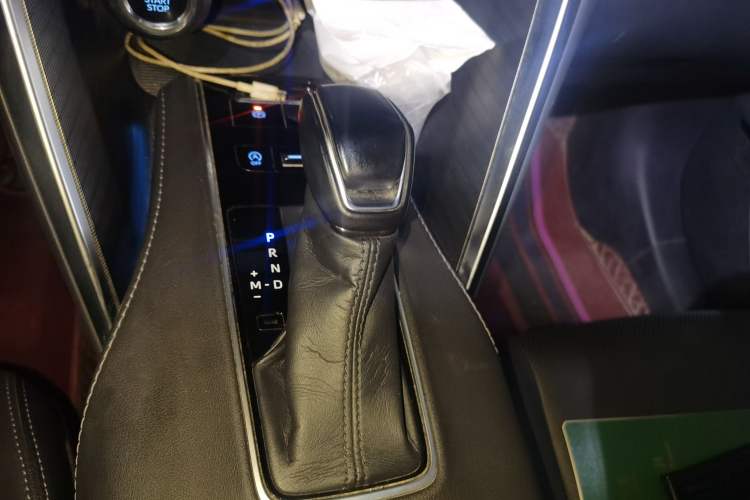 Used Toyota Harrier 2022 2.0L CVT Two-Wheel Drive Deluxe Edition Gear Lever