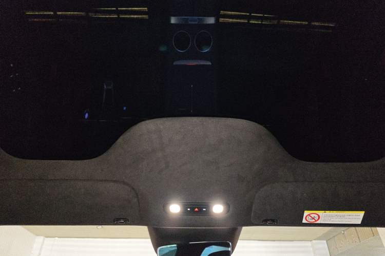 Used Xiaomi Auto YU7 2025 Ultra-Long Range High-Performance All-Wheel-Drive Max Edition
