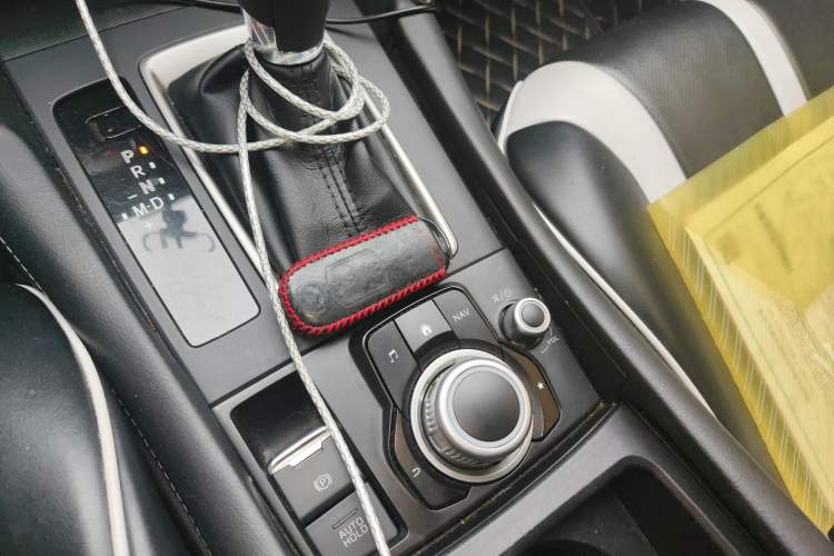 Used Mazda CX-4 2018 2.0L Automatic Two-Wheel Drive Blue Sky Dynamic Version China V Standard Vehicle Key