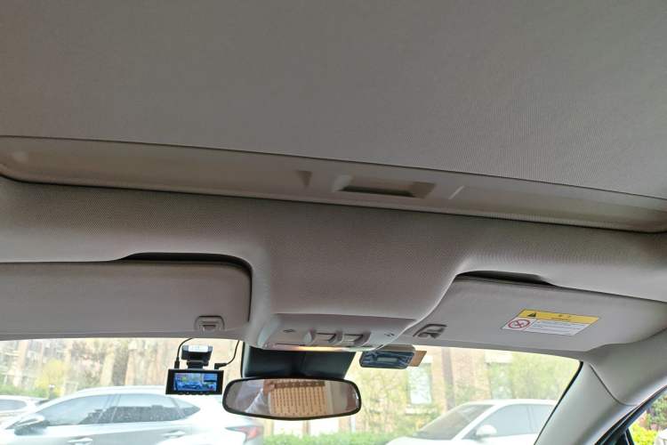 Used Buick Encore 2015 1.4T Automatic Two-Wheel Drive Urban Elite Version Headliner