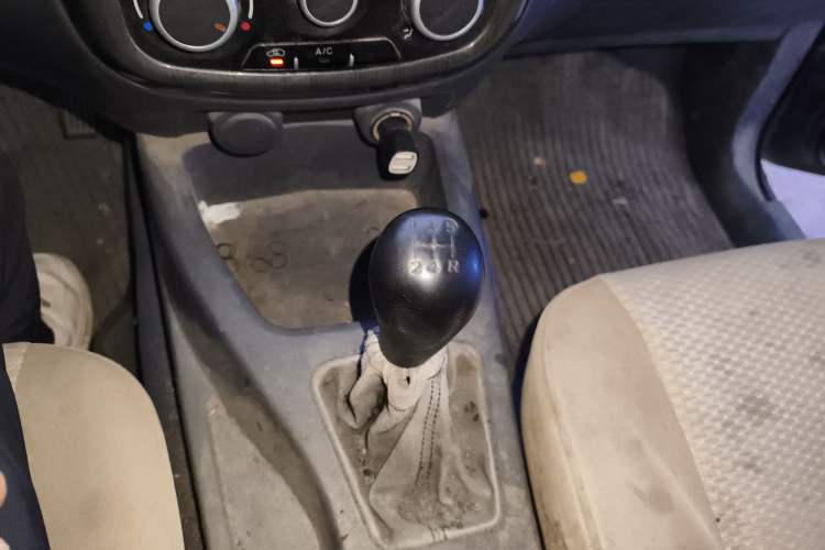 Used Wuling Rongguang V 2015 1.2L Base Version