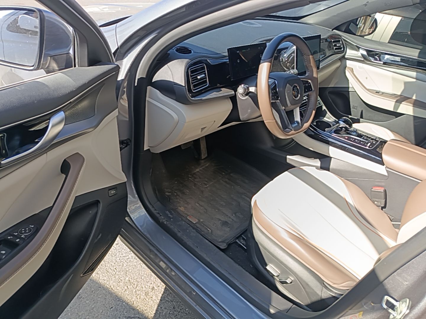 BYD Qin PLUS 2024 HONOR Edition DM-i 55KM Beyond Model — снимка 18