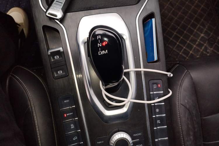 Used Wey VV5 2020 1.5T Two-Wheel Drive Color Pioneer
