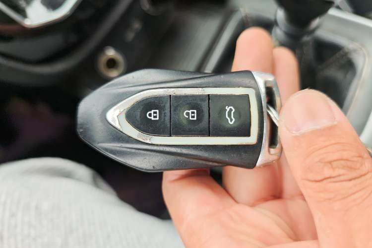 Used Zotye SR7 2016 1.5T Manual Cube Heart Edition China IV Standard Vehicle Key