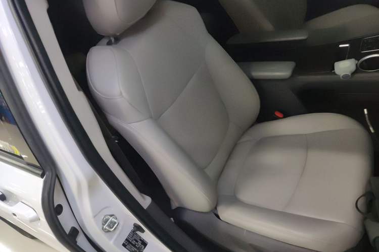 Used Toyota Sienna 2023 2.5L Hybrid Comfort Edition
