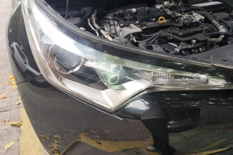 Used Toyota IZOA 2018 2.0L Yichi Version China VI Standard Exterior 3