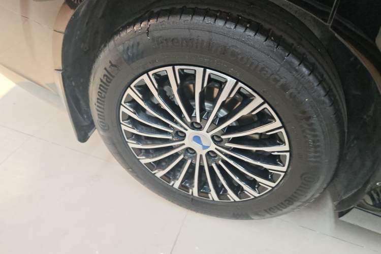 Used Denza D9 2024 DM-i 1050 Luxury Model