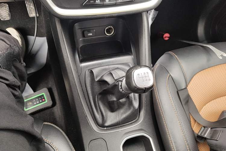 Used Wuling Hongguang S3 2018 1.5T Manual Comfort Model China V Standard
