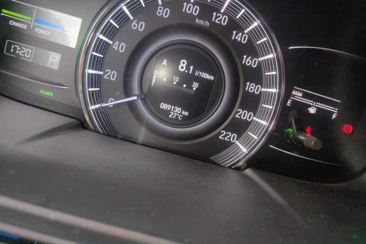 Used Honda Elysion 2019 2.0L Hybrid Luxury Edition Odometer Close Up