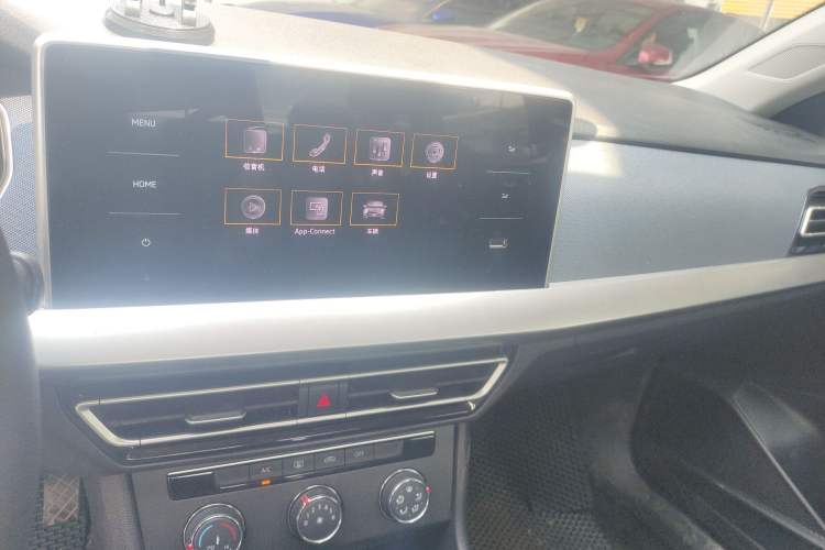 Used Volkswagen Lavida 2023 1.5L Automatic De Yi Edition Audio And AC Panel