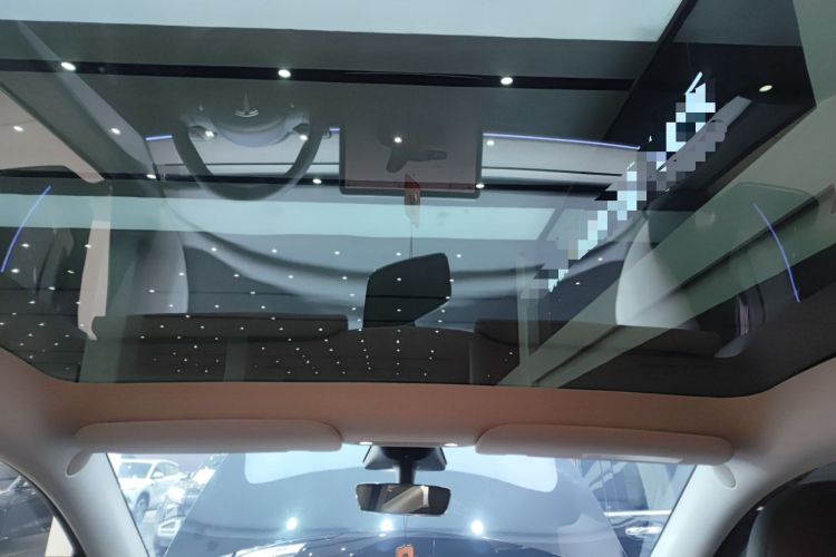 Used Tesla Model Y 2023 Rear-Wheel-Drive Version Headliner