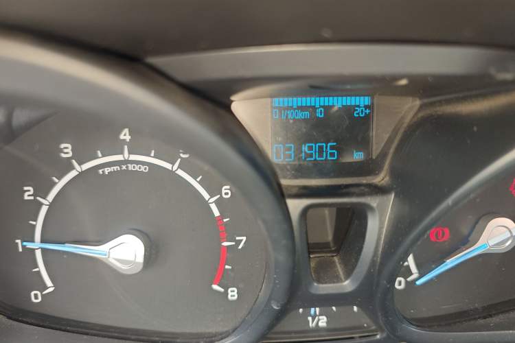 Used Ford EcoSport 2013 1.5L Manual Comfort Model
