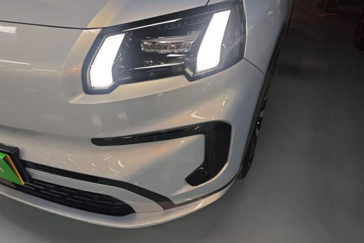 Used AION V 2024 Aion Tyrannosaurus 520 Smart Luxury Edition
