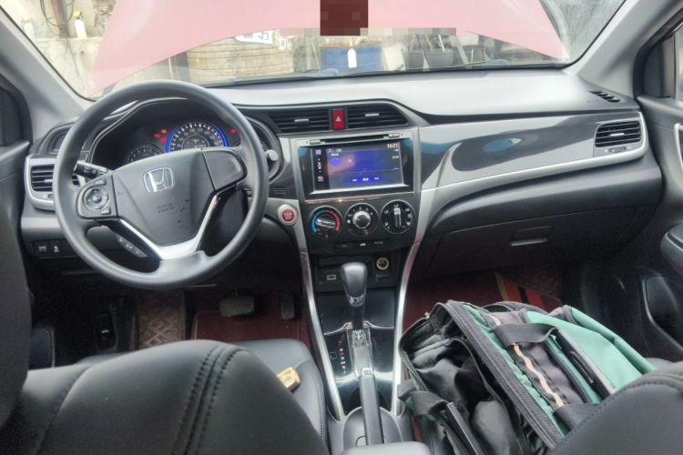 Used Honda Crider 2013 1.8L automatic luxury edition Center Console